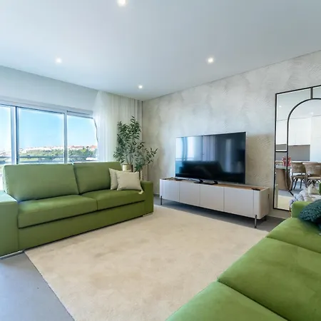 T3 Pelican Bay נאזרה